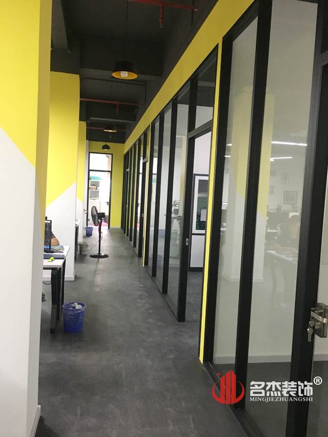 过道番茄视频黄色APP下载链接设计完工照.jpg